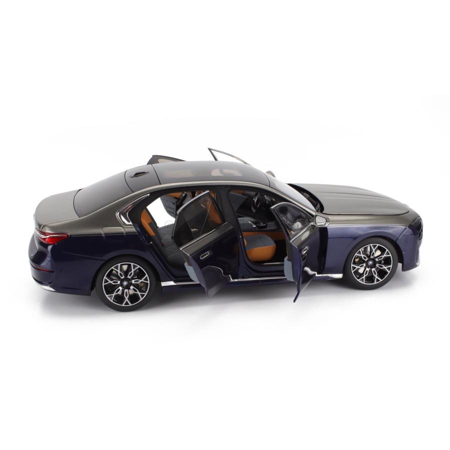 【生産終了品】ミニチャンプス　1/18 BMW M8 ブルーメタリック 2020 BMW M8 COUPE BLUE METALLIC 1/18 DIECAST MODEL CAR BY