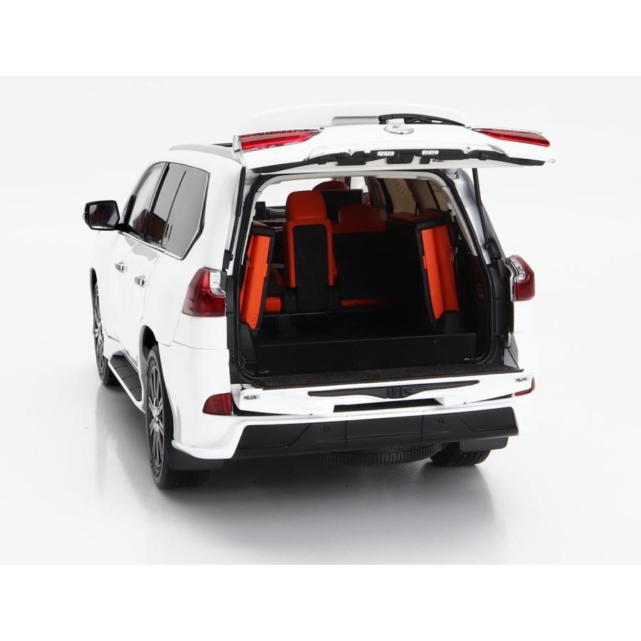 トヨタ ミニカー 1/18 レクサス LX570 SUV LCD-MODEL LEXUS 2022 WHITE