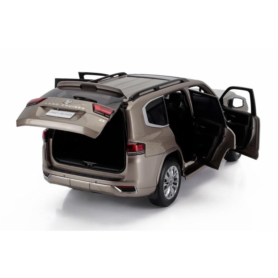 トヨタ ミニカー 1/18 ランドクルーザー 300-ZX SUV LCD-MODEL