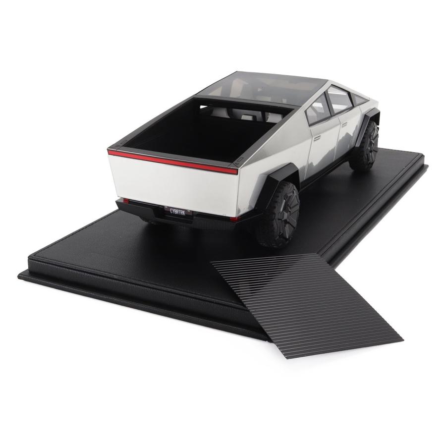 トップマルケス（TOP MARQUES） ミニカー 1/18 テスラ サイバー