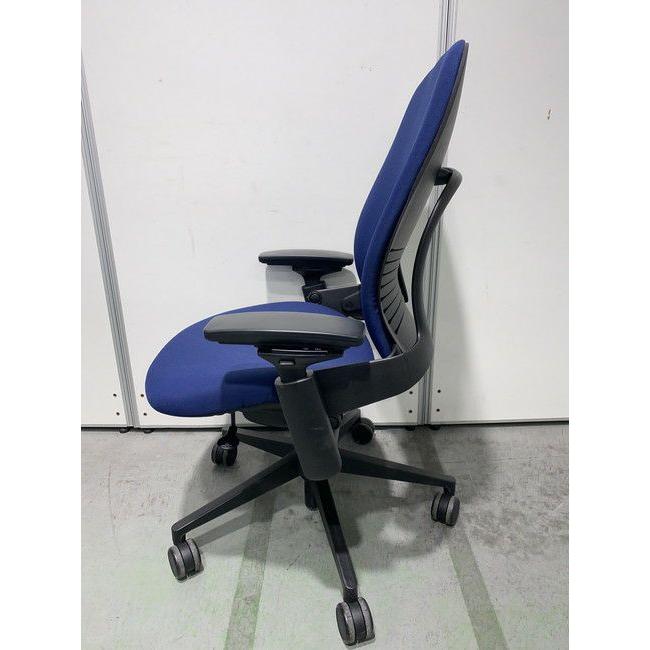 □中古品□ スチールケース 肘付リープチェア LEAP-10100 V2シリーズ 