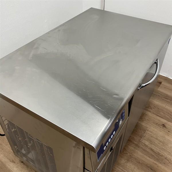 大和冷機 ブラストチラー DBC-060H3 中古　2024年購入 三相200V 大和冷機 ブラストチラー DBC-060H3 中古 4ヶ月保証 2021年製 三相200V