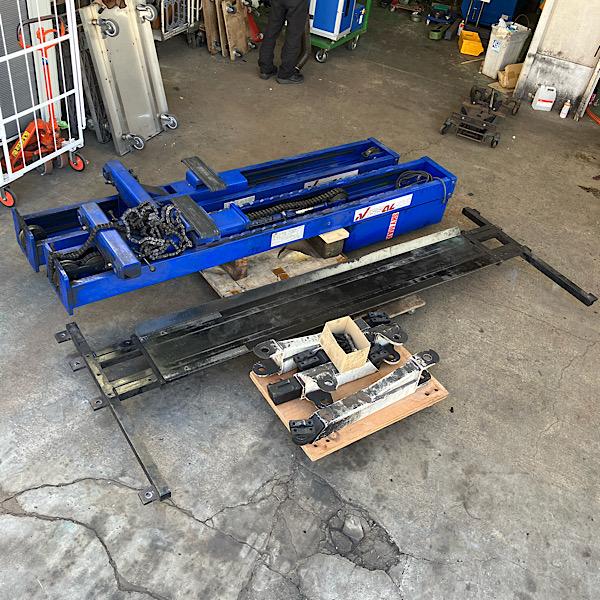 【引取限定・現状渡し】ニッサルコ 2柱リフト 自動車用リフト 床上式 LM8200-0005 2.7t 2700kg 中古品 111150 ...