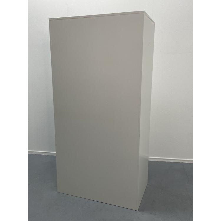 ライオン スチールロッカー 4人用 更衣室 オフィス シリンダー錠 ホワイト 幅900×奥行515×高さ1790mm (中古品)の画像