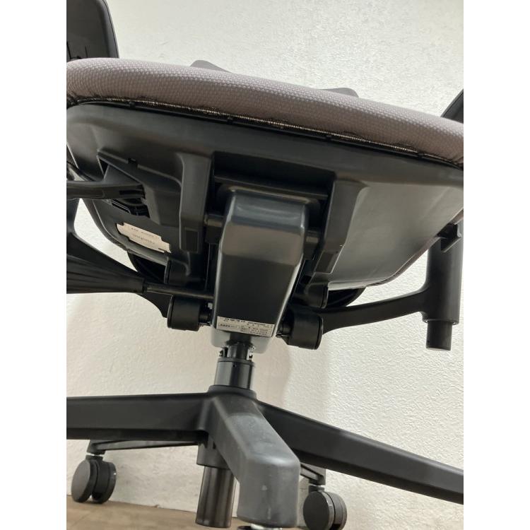 ◇アウトレット◇ ウチダ 可動肘付ニンバスチェア NA-130BBAA 2024年製 