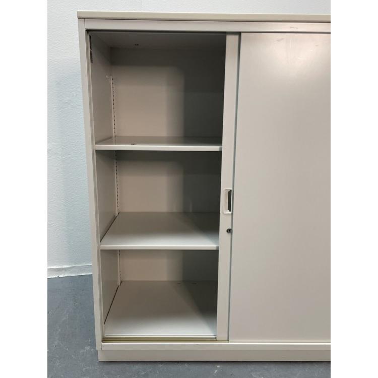 ■中古品■ イトーキ スライド書庫 シンラインシリーズ HTM-109GS-W9 ※キズ・ヤケ少々有/左扉ラッチなしの画像