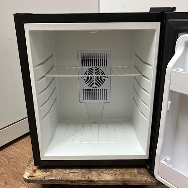 中古】MAXZEN/マクスゼン JRP23HS01BK 23L 冷蔵庫 ペルチェ式 1ドア 右