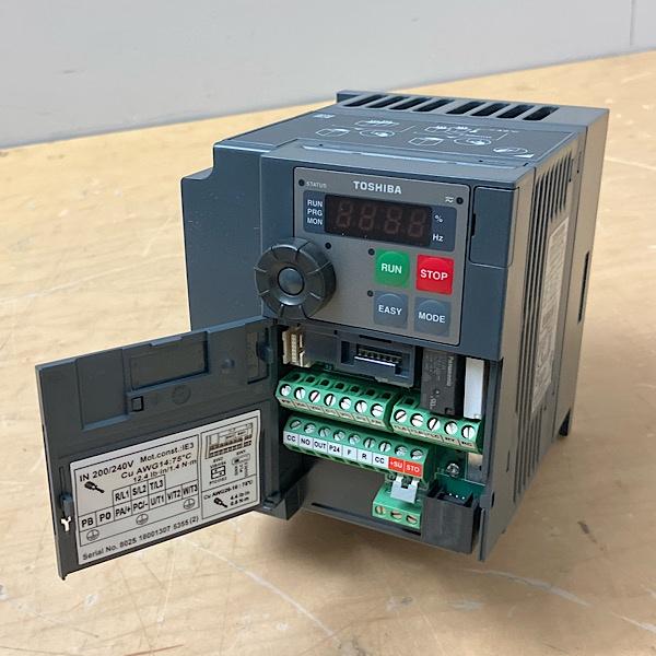 未使用】TOSHIBA/東芝 インバータ VFS15-2015PM 三相 200V 1.5kW