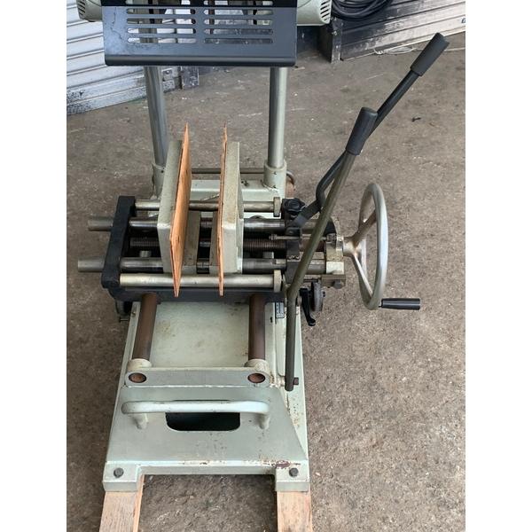 リョービ（RYOBI） 【引取限定・大阪吹田】RYOBI/リョービ カマ 