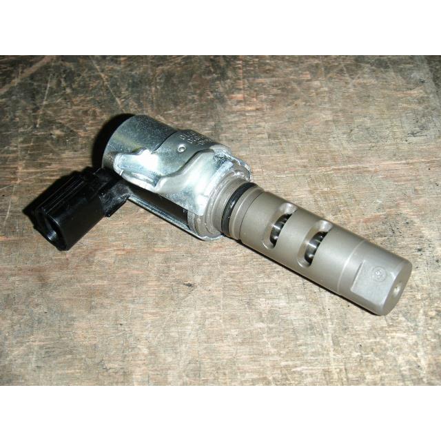 クラウン DBA-GRS204 オイルコントロールバルブ 左ヘッド右側 純正品番 