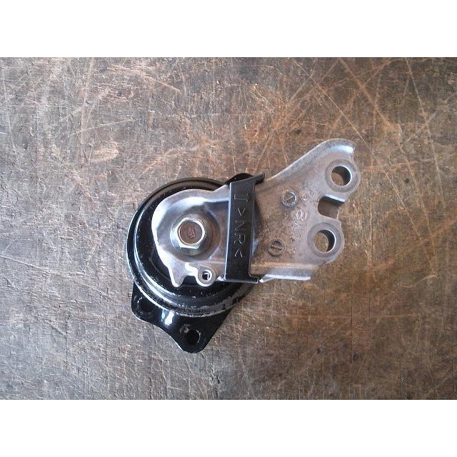 フィット DAA-GP1 エンジンマウント 純正品番50822-TM8-013 管理番号