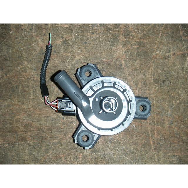 AVV50 ウォーターポンプ　ホース カムリ DAA-AVV50 ウォーターポンプ 純正品番G9040-33030 管理番号