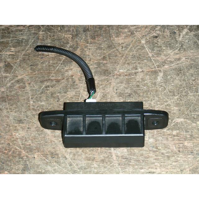 カムリ DAA-AVV50 電磁式トランクオープナー 純正品番84840-28030 管理