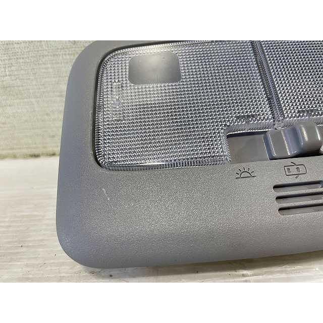 ウィッシュ DBA-ZGE20G ルームランプ 室内灯 純正品番81260