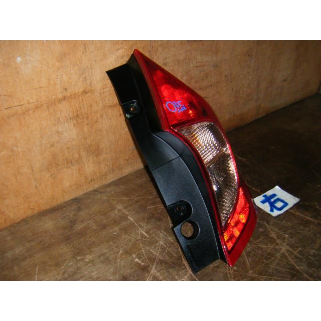 ノート DBA-E12 右テールランプ ストップランプ ブレーキランプ 純正