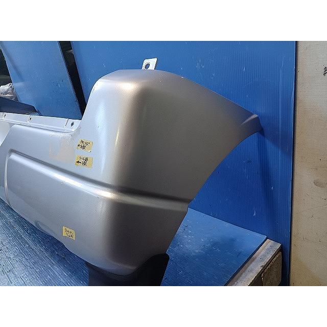 ジムニー TA-JB23W リアバンパー 純正品番71811-81AA0-799 管理番号