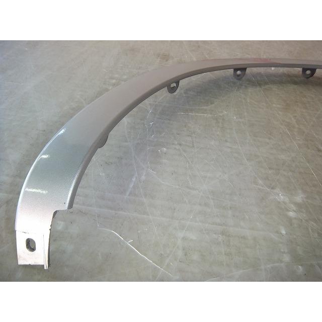 ジムニー TA-JB23W 左リアフェンダーアーチモール 純正品番77540-81AA0