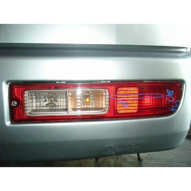 ハイゼット EBD-S321V 右テールランプ ストップ ブレーキ 81550-B5020 Y9711 :000213003615500:赤江解体 - 通販 - Yahoo!ショッピング ハイゼット EBD-S321V 右テールランプ ストップ ブレーキ 81550-B5020 Y9711 :000213003615500:赤江解体 - 通販 - Yahoo!ショッピング