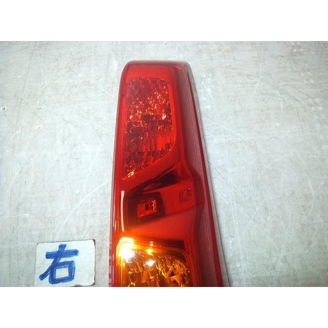 エクストレイル DBA-NT31 右テールランプ ブレーキランプ ストップ