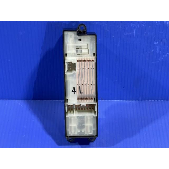 セレナ GF-PC24 パワーウインドウスイッチ 純正品番25401-AU000 管理
