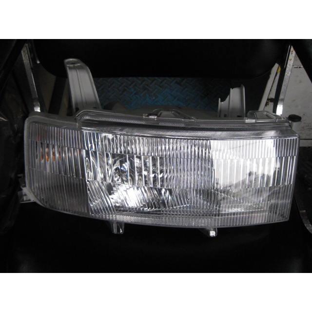 bB TA-NCP31 右ヘッドランプ 右ヘッドライト 純正品番81110 bB TA-NCP31 右ヘッドランプ 右ヘッドライト 純正品番81110