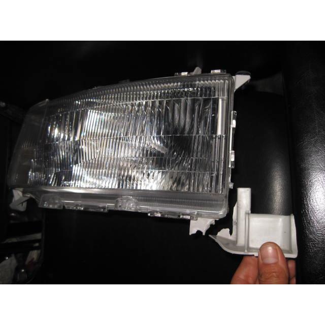 bB TA-NCP31 右ヘッドランプ 右ヘッドライト 純正品番81110 bB TA-NCP31 右ヘッドランプ 右ヘッドライト 純正品番81110
