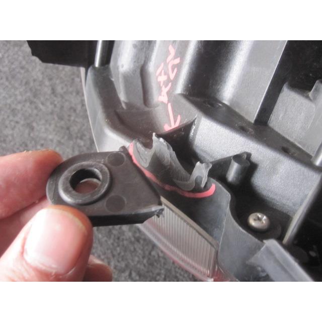 ムーヴ DBA-L185S 右ヘッドランプ 右ヘッドライト 純正品番81110-B2560