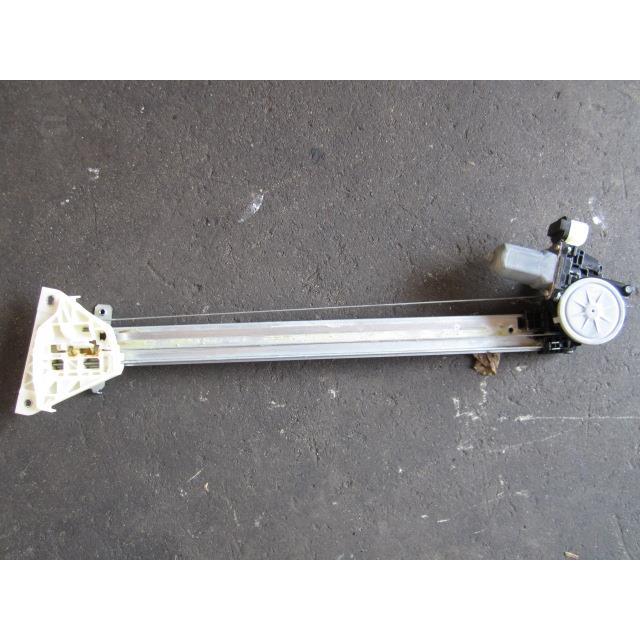 モコ DBA-MG33S 右フロントレギュレーター・モーター 純正品番80700 
