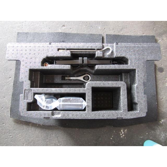 タント部品 タント DBA-LA600S 車載工具 純正品番09111-B2010 管理番号V5695