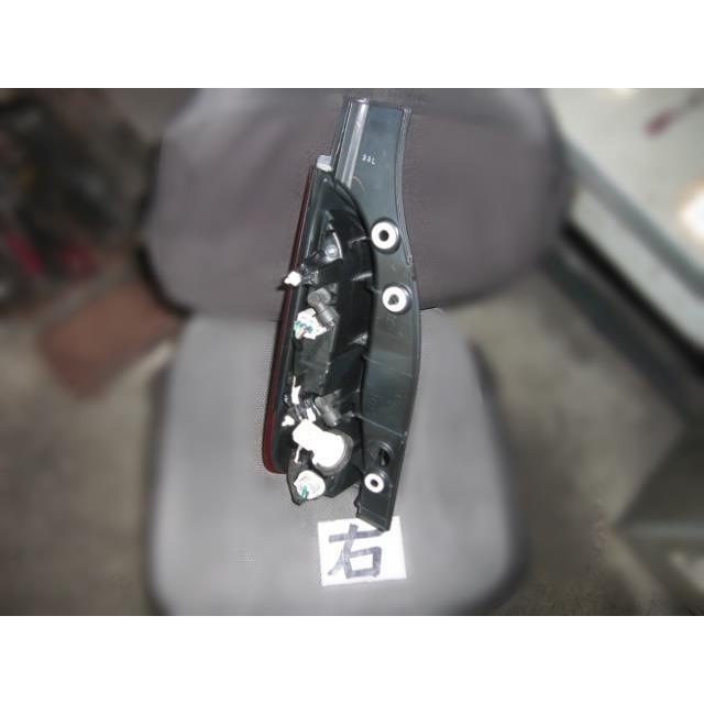 スペーシア DBA-MK32S 右テールランプ ブレーキランプ ストップランプ