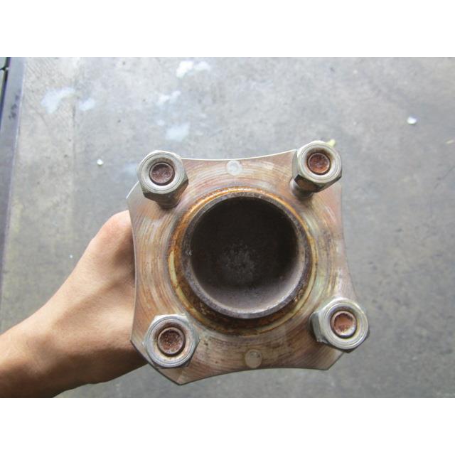 キューブ DBA-Z12 リアハブ 純正品番43202-ED000 管理番号W1527 : 赤江