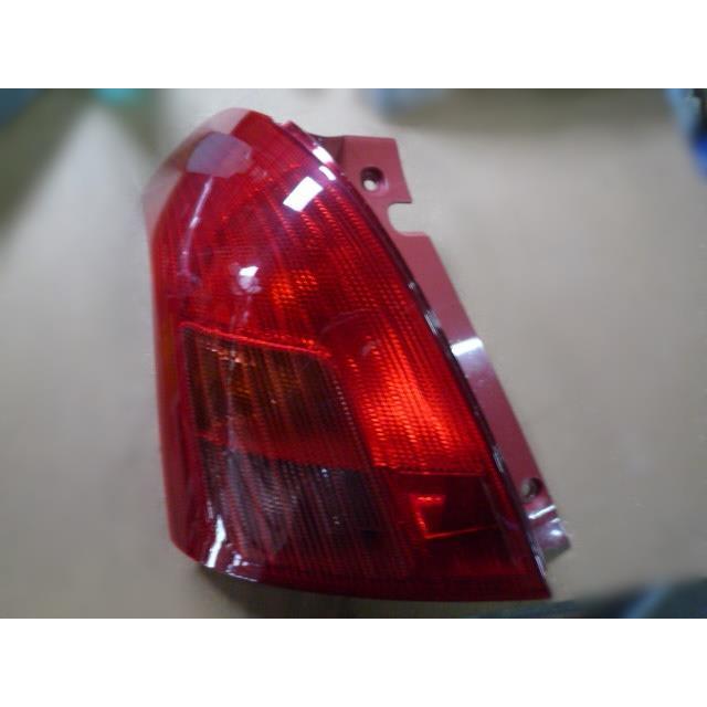 スイフト DBA-ZC11S 左テールランプ ストップランプ ブレーキランプ