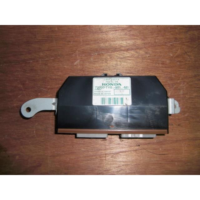 N-BOX DBA-JF1 右リアスライドドアコントロールBOX 純正品番72020-TY0