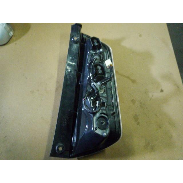 パッソ DBA-KGC10 左テールランプ ストップランプ ブレーキランプ 純正