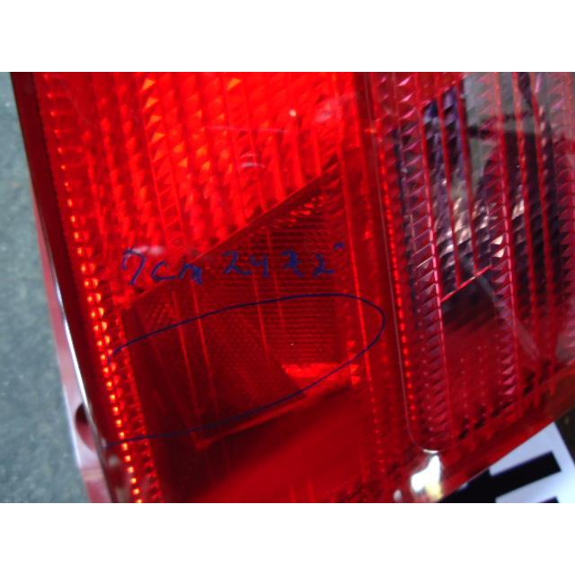 スイフト DBA-ZC11S 右テールランプ ストップランプ ブレーキランプ