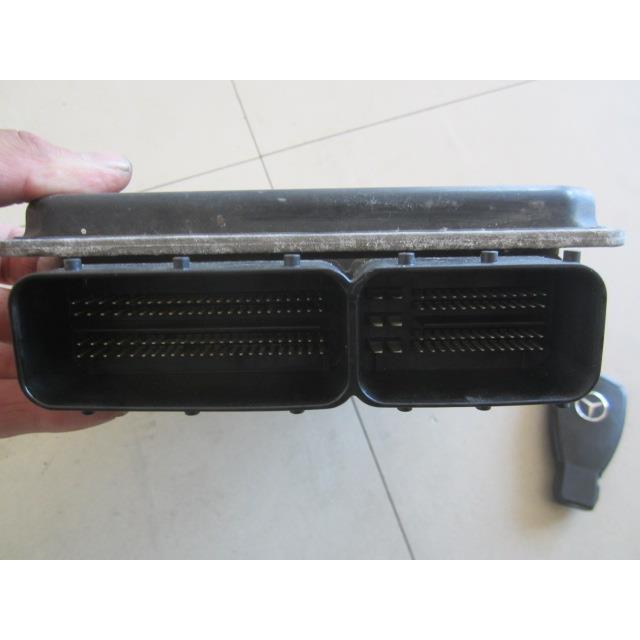 ベンツ Cクラス GH-203046 エンジンコンピューター 品番A 271 153 41
