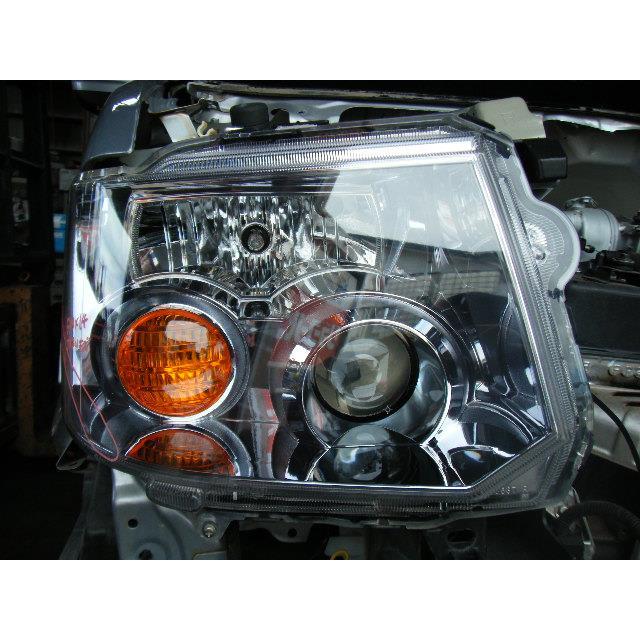 トッポ DBA-H82A 右ヘッドランプ 右ヘッドライト 純正品番8301B264