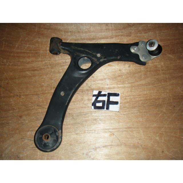 プリウス DAA-NHW20 右フロントロアアーム 純正品番48068-47050 管理