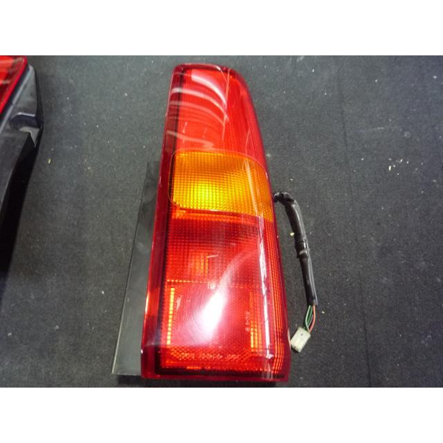 ジムニー GH-JB23W 右テールランプ ブレーキランプ ストップランプ