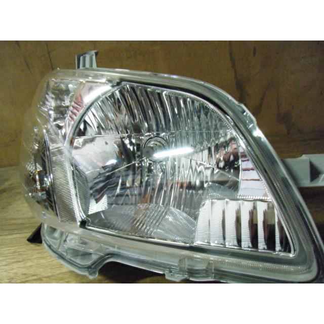 タント タントエグゼ DBA-L455S 右ヘッドランプ 右ヘッドライト タント タントエグゼ DBA-L455S 右ヘッドランプ 右ヘッドライト
