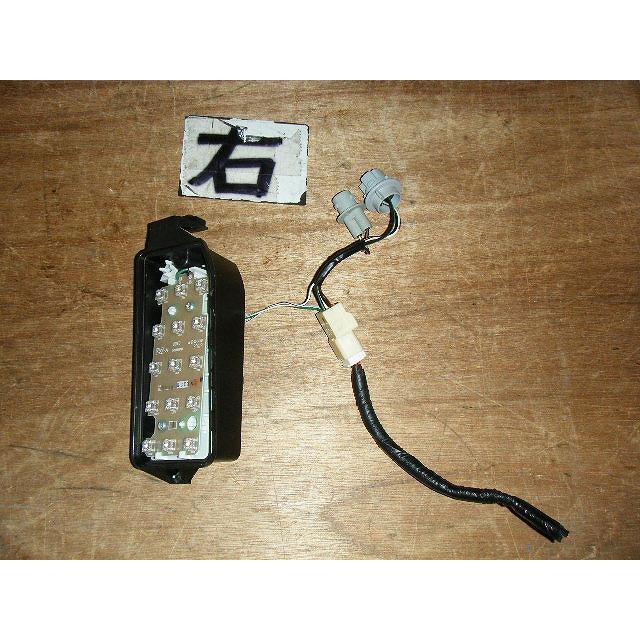 NOAH ノア DBA-ZRR70W 右テールランプ基盤 ストップランプ ブレーキ