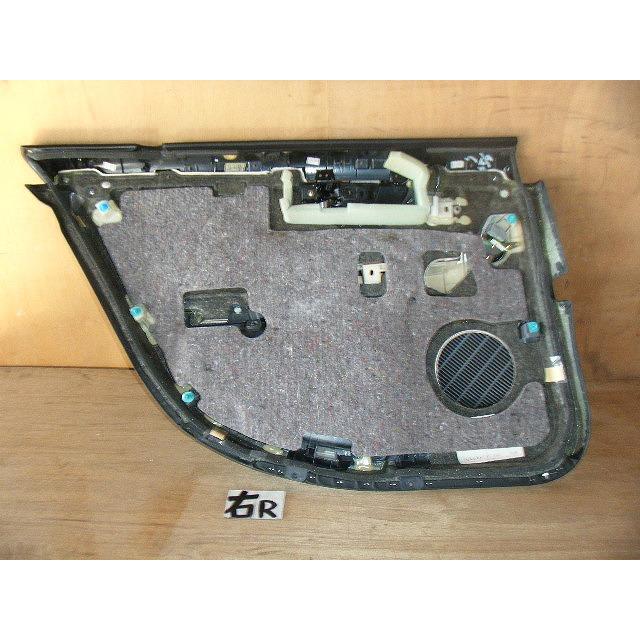 セルシオ CBA-UCF31 右リアドアトリム 内張り 純正品番67630-50580-C2