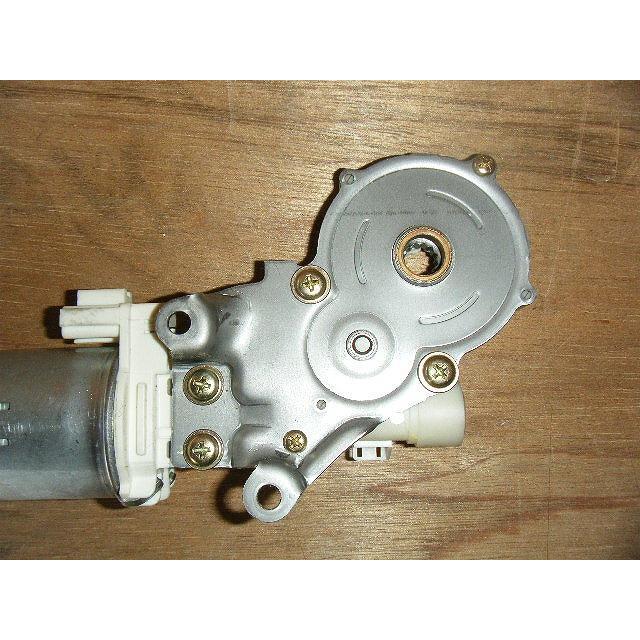 セルシオ UCF31 左フロントパワーシートモーター 純正品番85820-50320