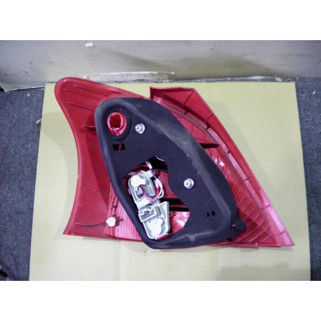 未使用　90系ヴィッツ純正　右テールレンズユニット　81551-52730 未使用90系ヴィッツ純正右テールレンズユニット81551-52730