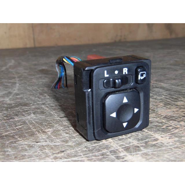 eKワゴン DBA-H82W ドアミラースイッチ 純正品番MR951187 管理番号