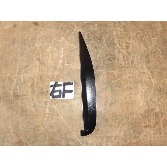 エルフ KR-NKR81EA 右ドアウィンドーガーニッシュ 純正品番8-97852-128