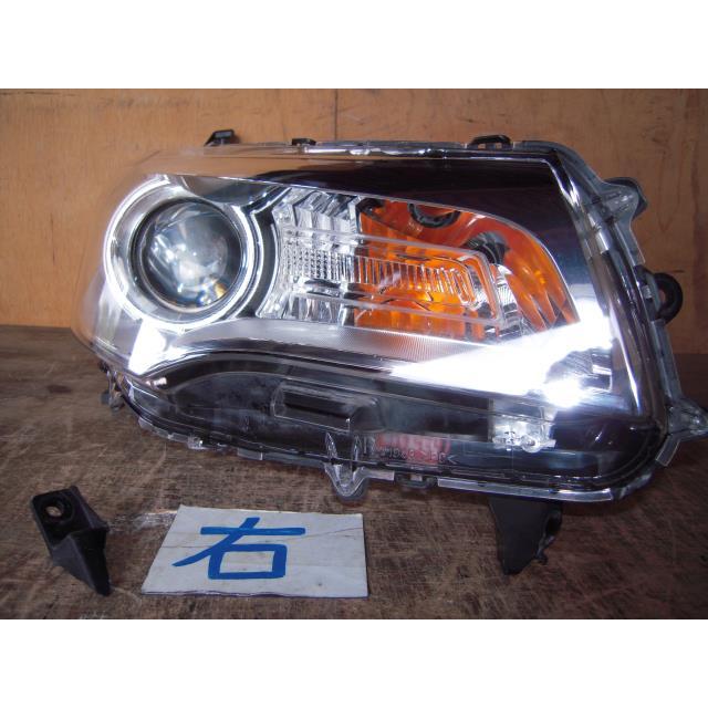 eKカスタム DBA-B11W 右ヘッドランプ 右ヘッドライト 純正品番8301C580 
