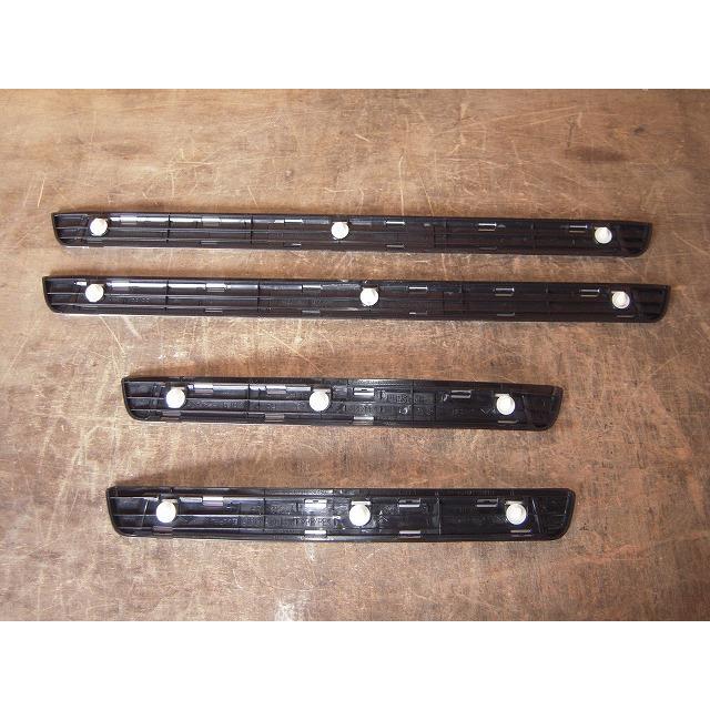 クラウン DBA-GRS204 スカッフプレート1台分 純正品番67912