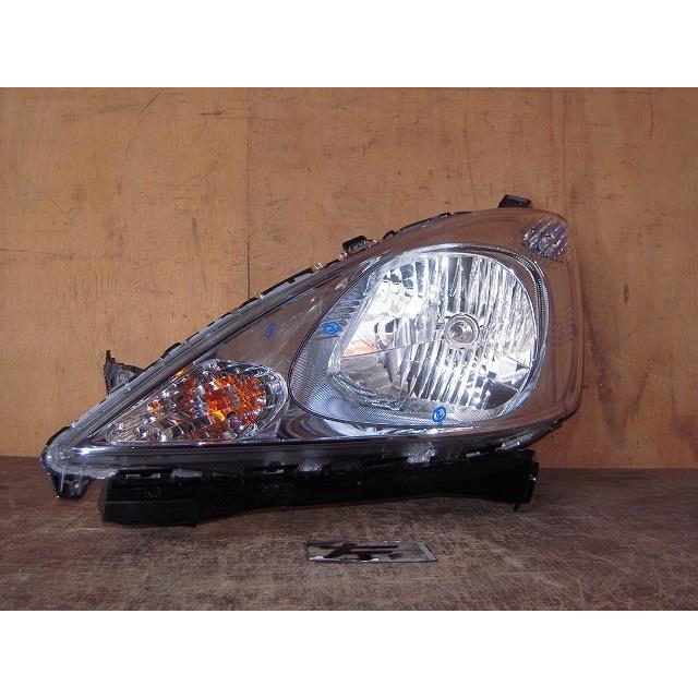 フィットシャトル DAA-GP2 左ヘッドランプ 左ヘッドライト 純正品番