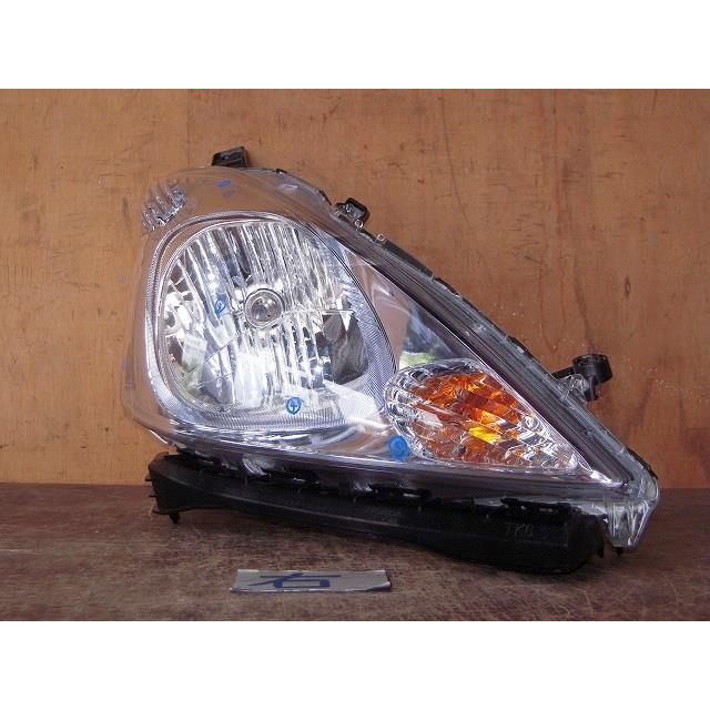 フィットシャトル DAA-GP2 右ヘッドランプ 右ヘッドライト 33100-TF7